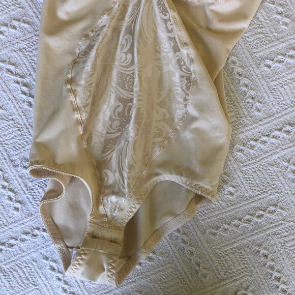 Vintage Lady Manhattan Body Briefer Shapewear Bodysuit Teddy 36C Made In USA - Picture 4 of 9
